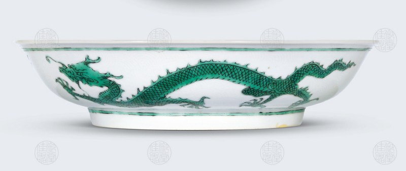 清康熙 暗刻海水绿龙盘 - 图2