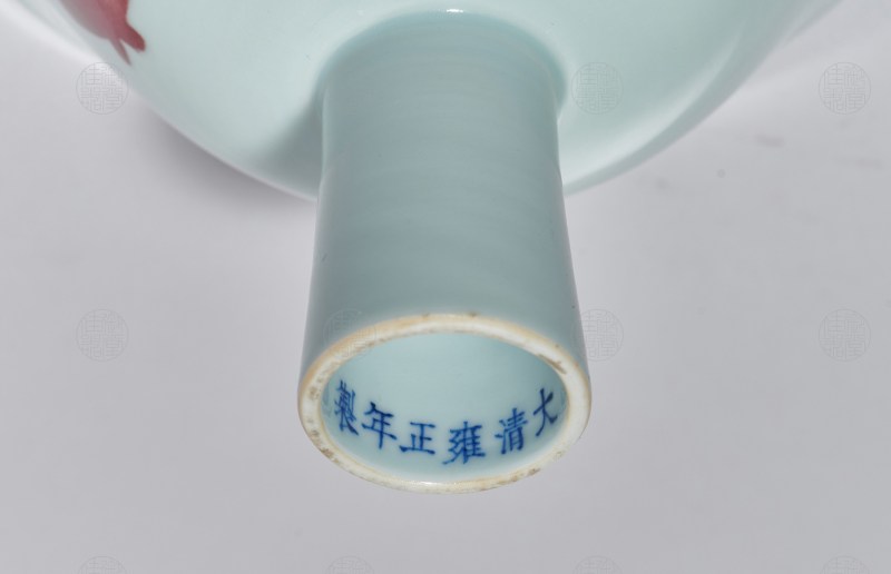 清雍正 填红三鱼纹高足碗 - 图2