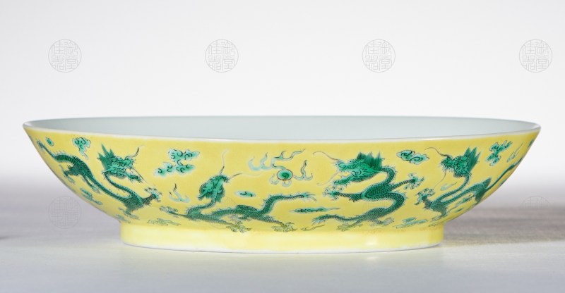 清道光 黄地绿彩龙纹盘 - 图3