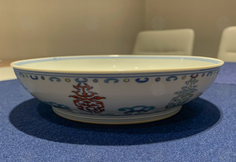 清乾隆 斗彩寿字如意纹盘 - 图3
