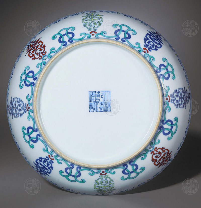 清乾隆 斗彩寿字如意纹盘 - 图4