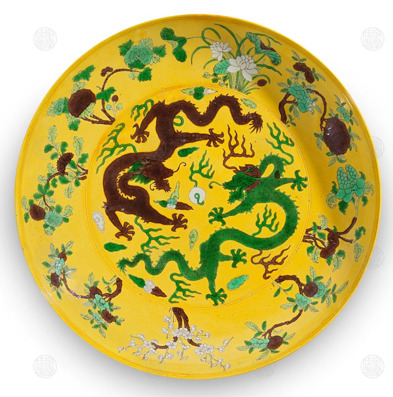 储秀宫制黄地紫绿龙二尺敞口盘