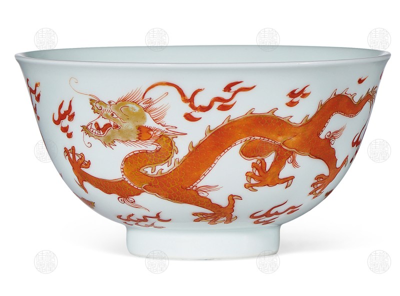 矾红描金龙纹撇口碗
