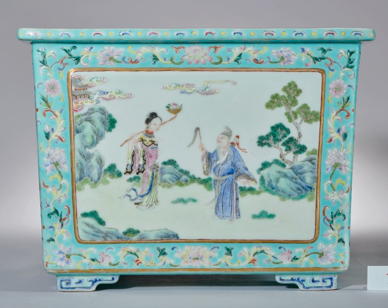 清道光 松石绿地开光洋彩八仙人物纹四方花盆