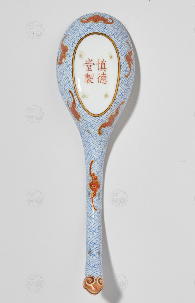 清道光 蓝料矾红描金五福万寿纹羹匙 - 图2