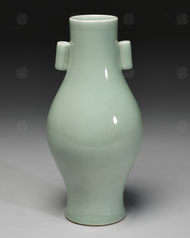 青釉贯耳穿带橄榄尊