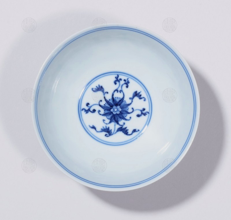 清乾隆 青花洋花纹小斗笠碗 - 图2