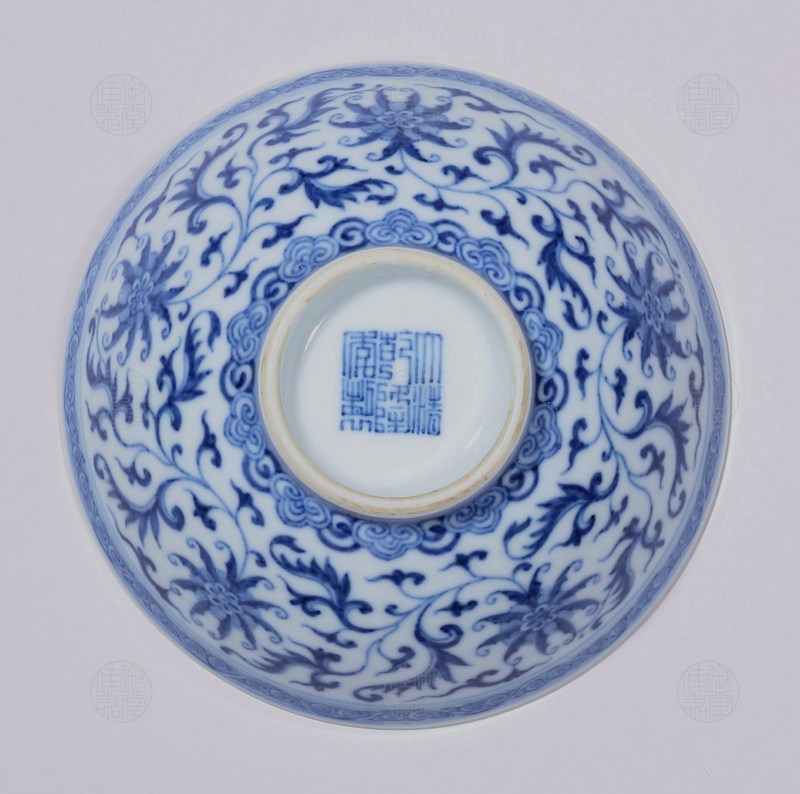 清乾隆 青花洋花纹小斗笠碗 - 图3