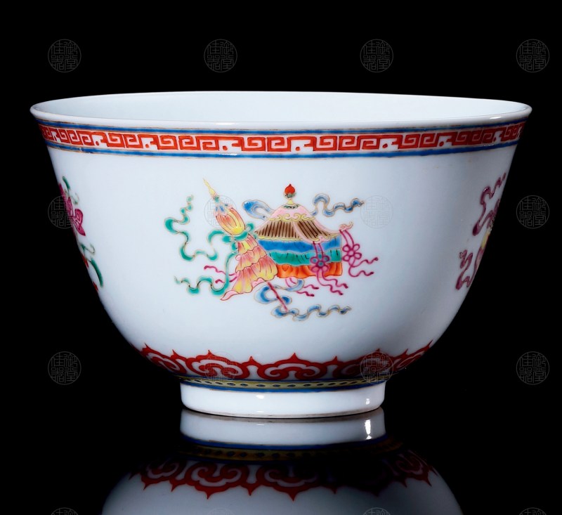 洋彩组合八吉祥茶碗