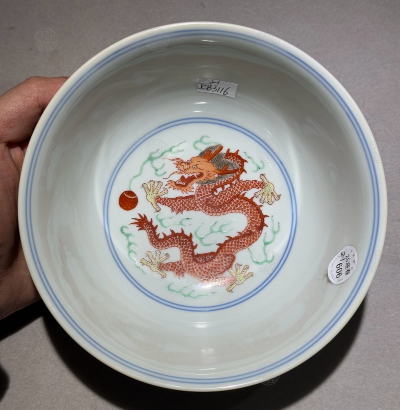 清乾隆 青花五彩龙凤大碗 - 图4