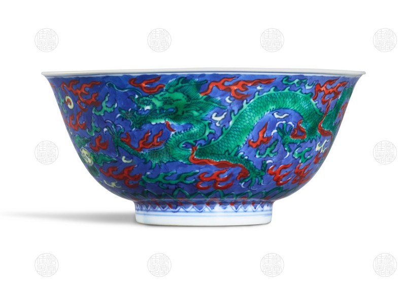 清康熙 青花地五彩龙纹中碗 - 图2