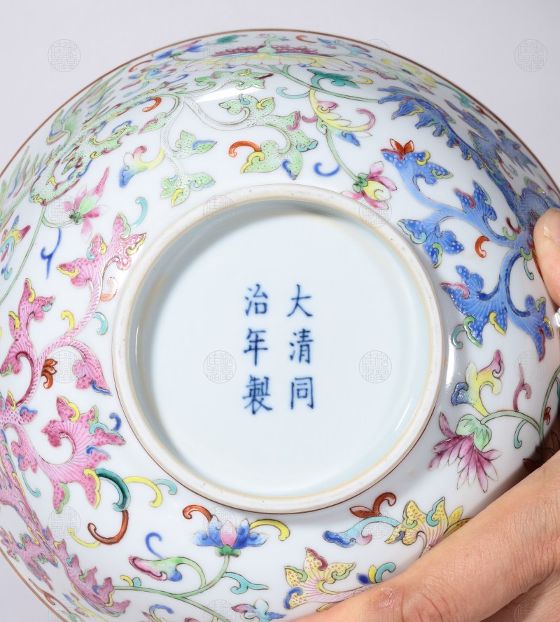 清同治 洋彩夔凤穿花纹碗 - 图5