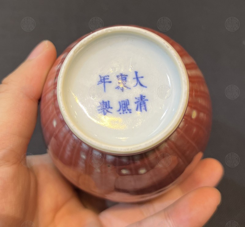 清康熙 豇豆红釉菊瓣瓶 - 图2
