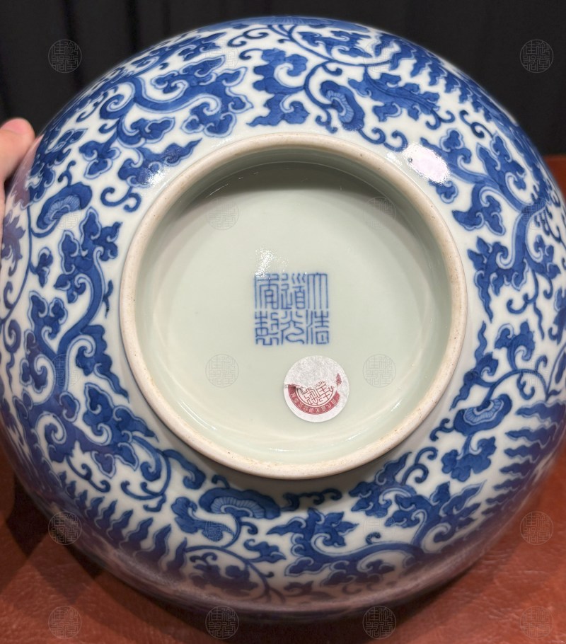 清道光 青花夔凤穿花纹大碗 - 图4