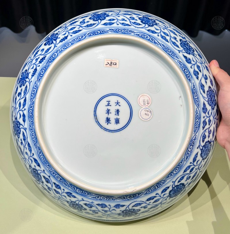 清雍正 青花一把莲纹足尺盘 - 图3