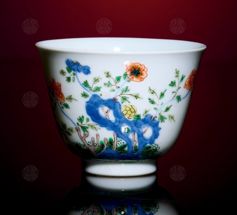 青花五彩牡丹花神杯