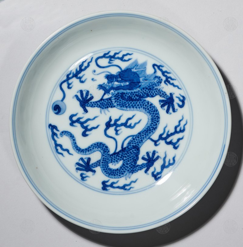 清乾隆 青花龙纹六寸盘
