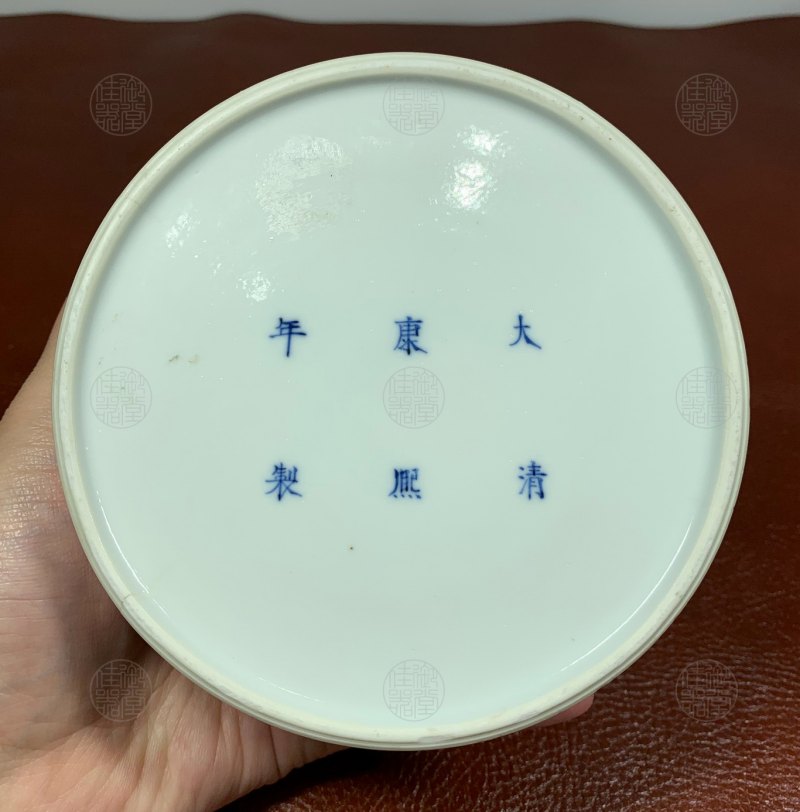 清康熙 白釉模印团龙纹太白尊 - 图3