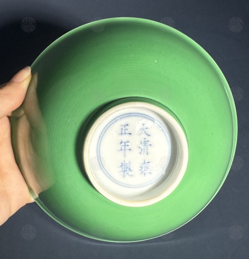 清雍正 白里娇绿釉宫碗 - 图2