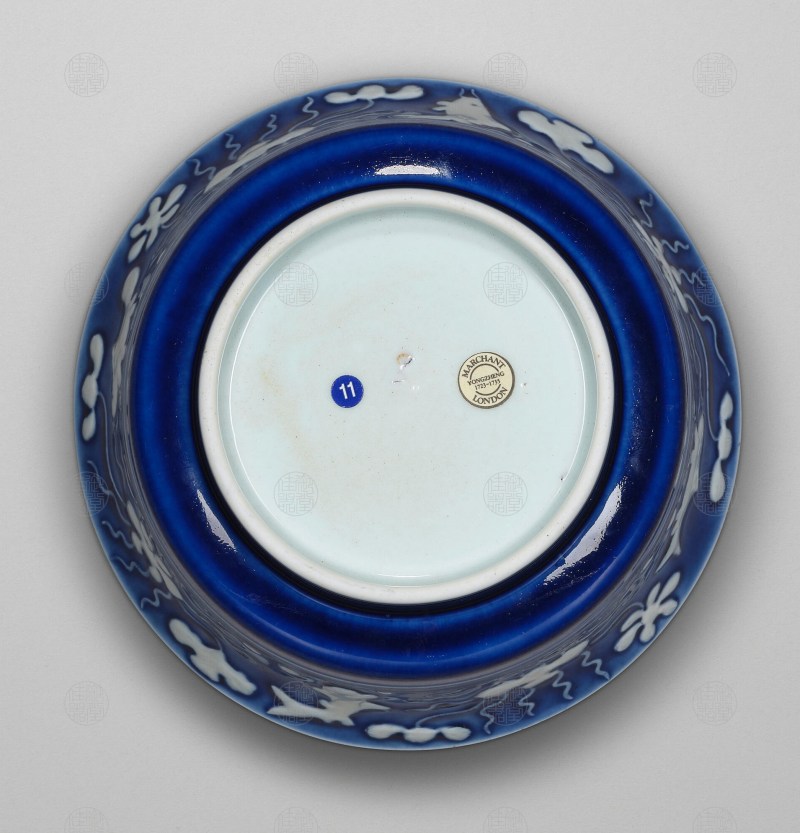 清雍正 霁蓝釉堆白鱼藻纹盉碗 - 图2