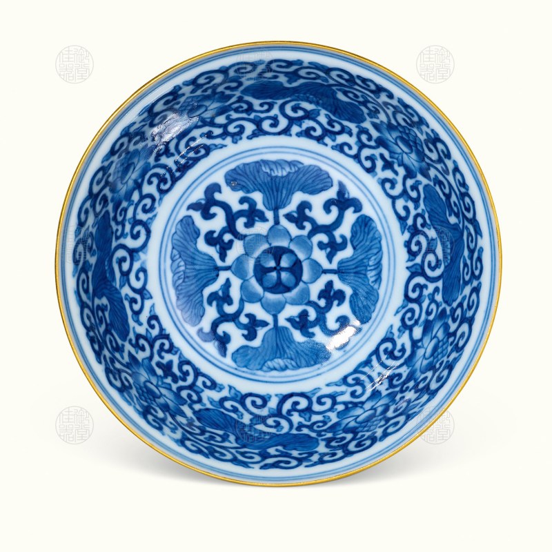 清道光 内青花外粉彩荷花纹碗 - 图2