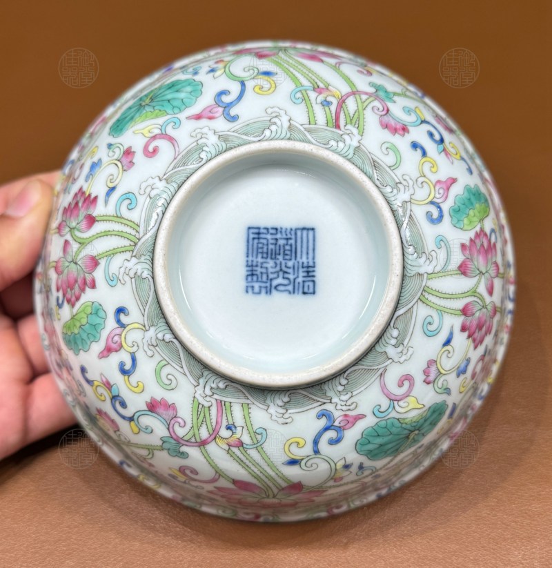清道光 内青花外粉彩荷花纹碗 - 图3