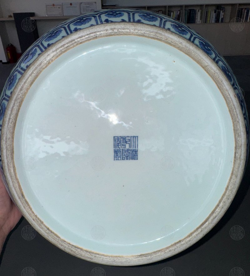 清乾隆 青花缠枝莲纹牛头尊 - 图2