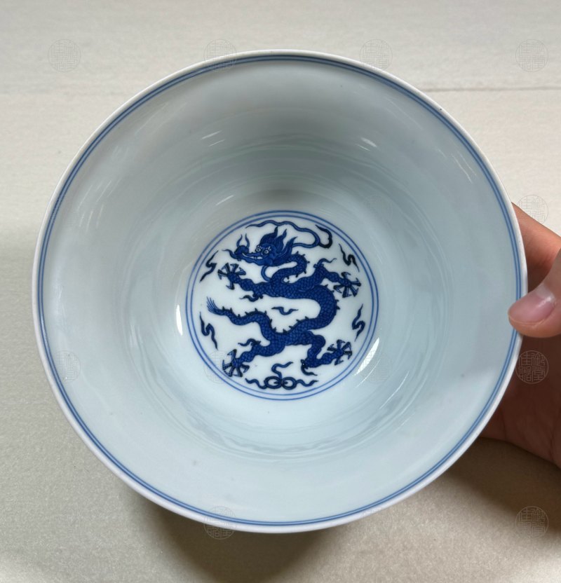 清乾隆 青花云龙纹折腰碗 - 图2