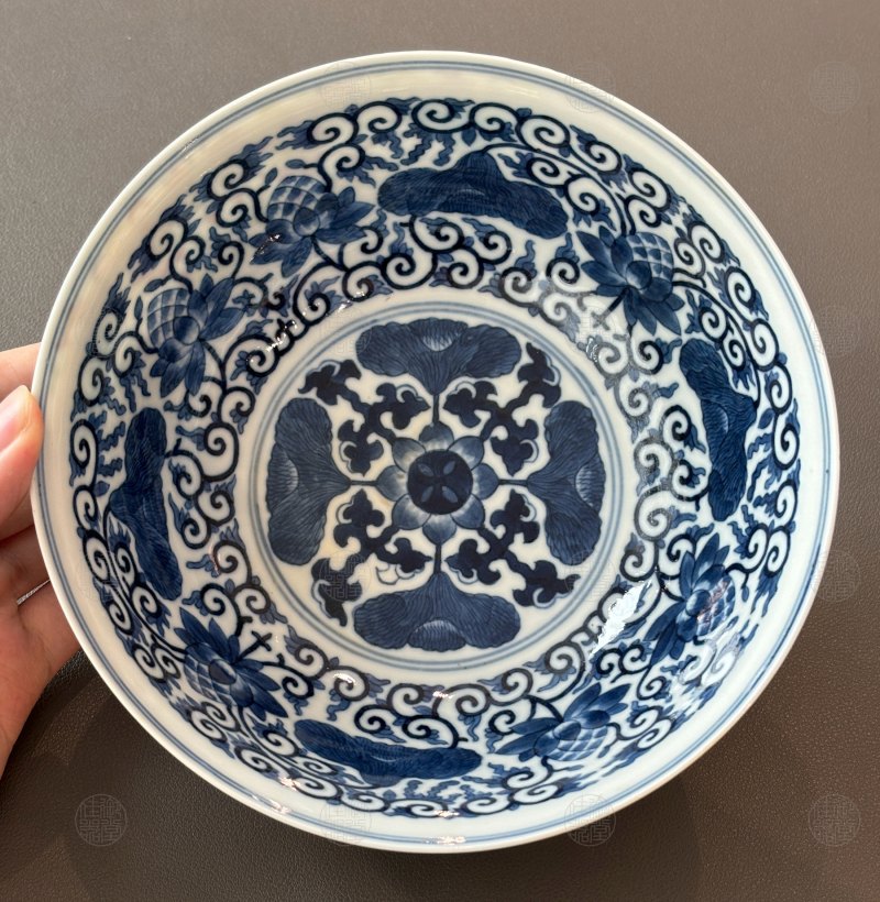清光绪 内青花外粉彩荷花纹大碗 - 图2