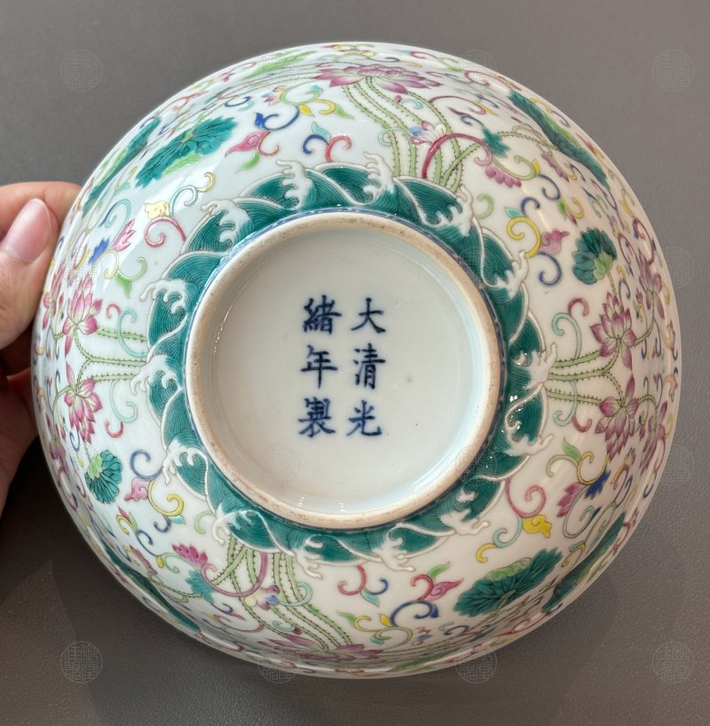 清光绪 内青花外粉彩荷花纹大碗 - 图3